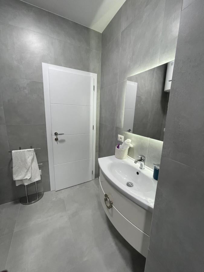 Lovely Apartment ติรานา ภายนอก รูปภาพ